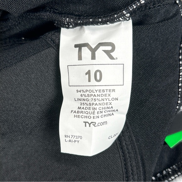 TYR Women's Lucid V-Neck Sheath Chlorine Resistant One Piece Swimsuit - Picture 9 of 9